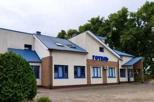 комерційна за адресою Броварської Сотні вул. (Чкалова), 15