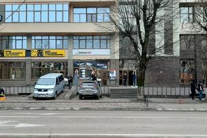 комерційна за адресою Михайла Грушевського вул., 22А