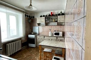квартира за адресою Гетьмана Петра Дорошенка вул. (Генерала Грушевого), 12