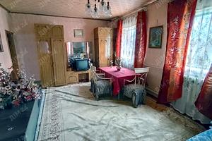 дом по адресу центральна, 1