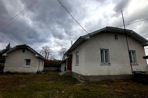 будинок за адресою с. Клубівці, Центральна