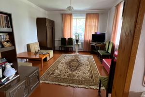 будинок за адресою Романа Шухевича вул.