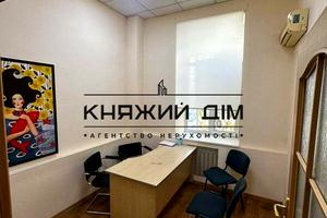 комерційна за адресою Володимирська вул., 11