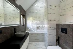 будинок за адресою Амосова, 1
