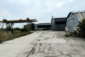 коммерческая по адресу Центральна ул., 15