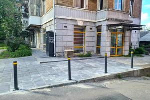 комерційна за адресою Соборна пл. (Жовтнева), 7