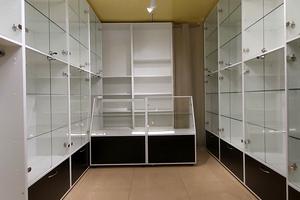 комерційна за адресою 200-річчя Кривого Рогу просп., 9