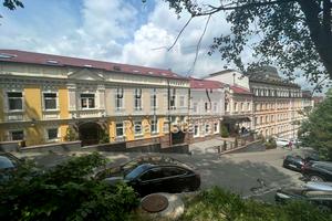комерційна за адресою Ігорівська вул., 1/8