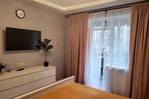 квартира за адресою Зоопаркова вул., 10