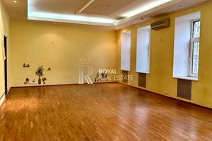 комерційна за адресою Михайлівська пл., 12б