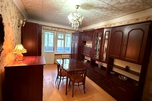 квартира за адресою Космонавтів вул., 25/2