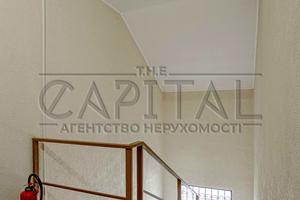 комерційна за адресою Садова вул., 22