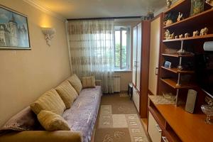 кімната за адресою Азербайджанська вул. (Бакинських Комісарів), 8-Б