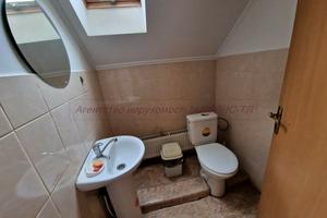 комерційна за адресою Корятовича пл., 15