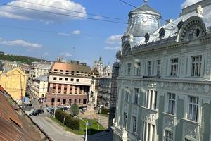комерційна за адресою Свободи просп. (), 4