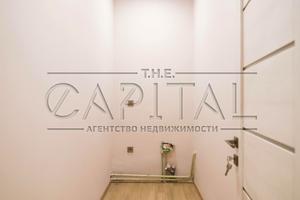 комерційна за адресою Варязький пров., 14