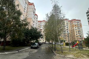 квартира по адресу Владимира Момота ул., 42