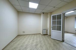 комерційна за адресою Левка Лук'яненка вул. (Маршала Тимошенка), 15-Г