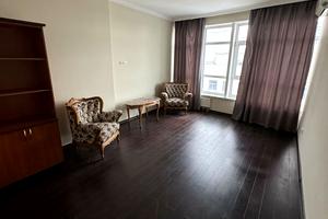 комерційна за адресою Кловський узвіз, 7