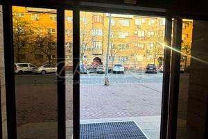 комерційна за адресою Хорива пров., 37