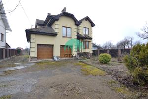 будинок за адресою с. Микитинці, Черепкова, 43