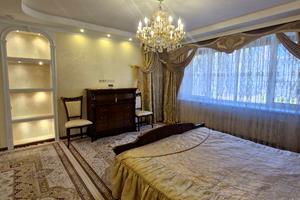 будинок за адресою Драгоманова вул., 76