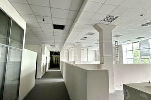 комерційна за адресою Дениса Монастирського вул. (Василя Сурікова), 3А
