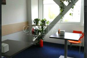 комерційна за адресою Польова вул., 24