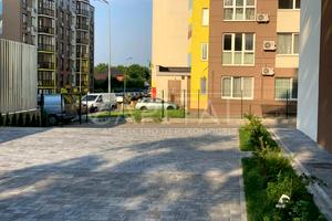 комерційна за адресою 32-га Садова вул., 1