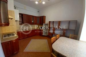 комерційна за адресою Саксаганського вул., 28