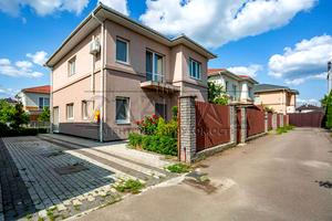 будинок за адресою Лугова вул., 4б