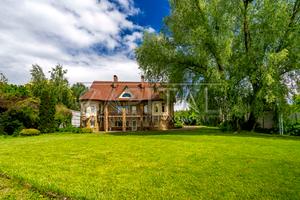 будинок за адресою Центральна, 3