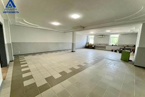 комерційна за адресою Конякіна вул., 14