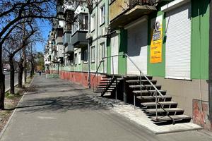 коммерческая по адресу Хмельницкого Б., 25