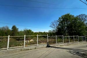 участок по адресу с. Лесники, Молодіжний