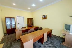 комерційна за адресою Інститутська вул., 22/7