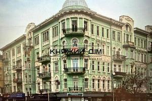 комерційна за адресою Володимирська вул., 11