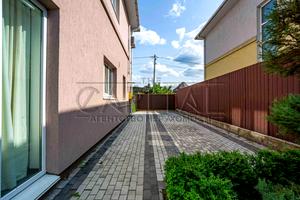будинок за адресою Кленова вул., 4
