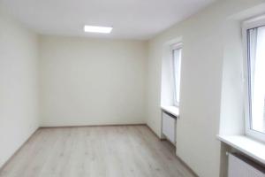 комерційна за адресою Військових Ветеранів вул., 10Б