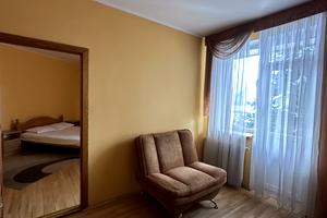 комерційна за адресою Червоної Калини просп., 79