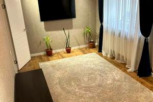 квартира за адресою Льва Ландау просп. (50-річчя СРСР), 52ж
