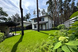 будинок за адресою Євгена Коновальця вул.