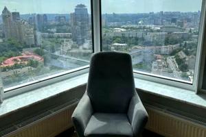 комерційна за адресою Кловський узвіз, 7a