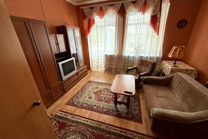 квартира за адресою Родини Оголевців пров. (Лермонтова), 3
