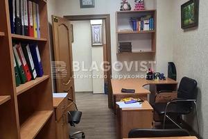 комерційна за адресою Хрещатик вул., 10-Б