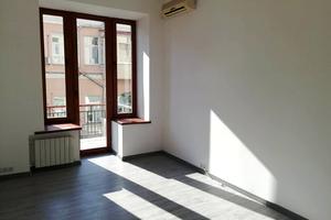 комерційна за адресою Паторжинського вул., 4