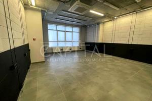 комерційна за адресою пр-т Степана Бандери, 21