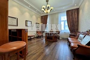 коммерческая по адресу Шота Руставели ул., 3