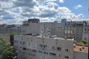 комерційна за адресою Мечникова вул., 10