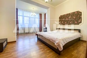 квартира по адресу Розваги ул., 27